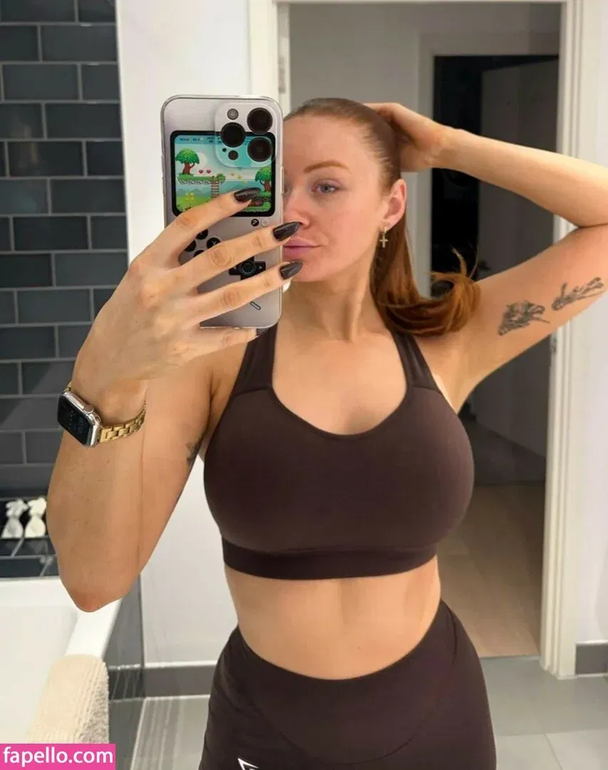 Elz The Witch Onlyfans Photo Gallery 