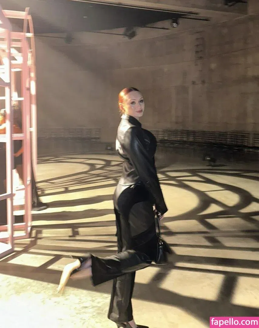 Elz The Witch Onlyfans Photo Gallery 