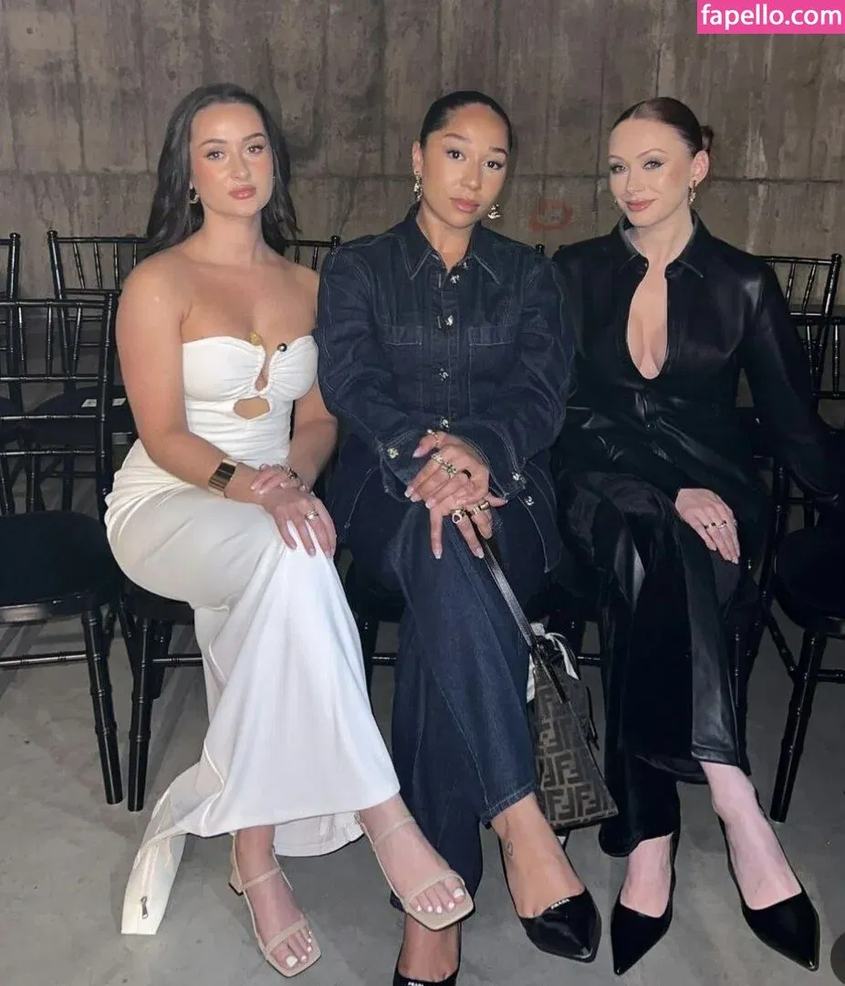 Elz The Witch Onlyfans Photo Gallery 