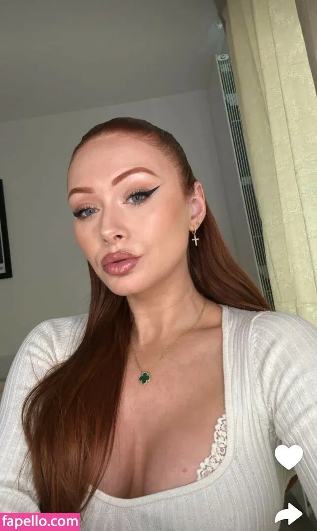 Elz The Witch Onlyfans Photo Gallery 