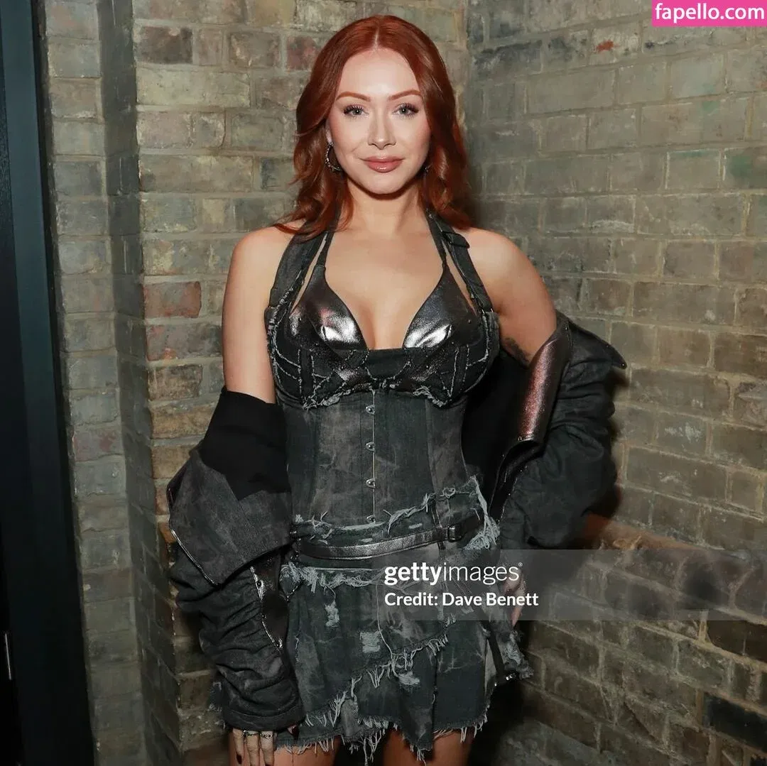 Elz The Witch Onlyfans Photo Gallery 