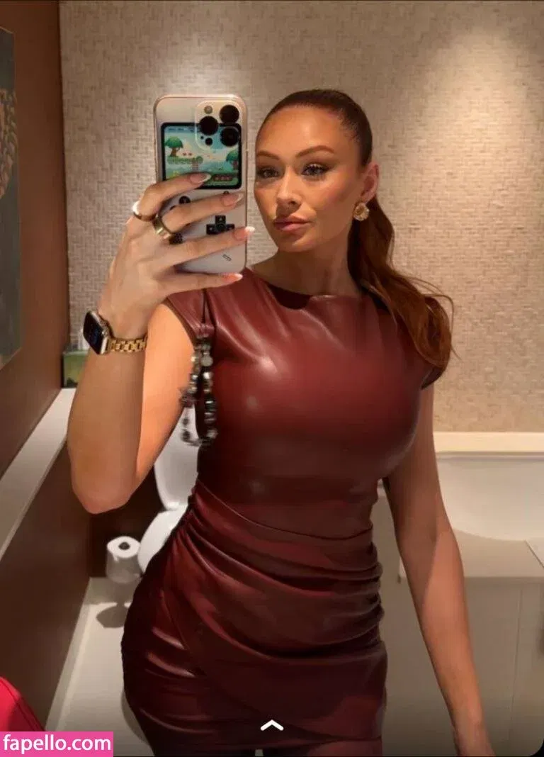 Elz The Witch Onlyfans Photo Gallery 