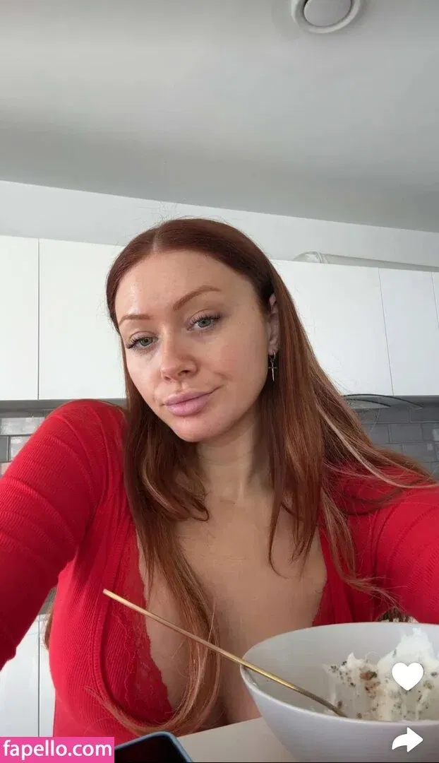 Elz The Witch Onlyfans Photo Gallery 