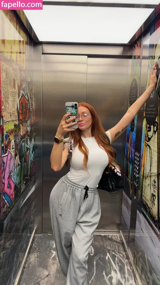 Elz The Witch Onlyfans Photo Gallery 