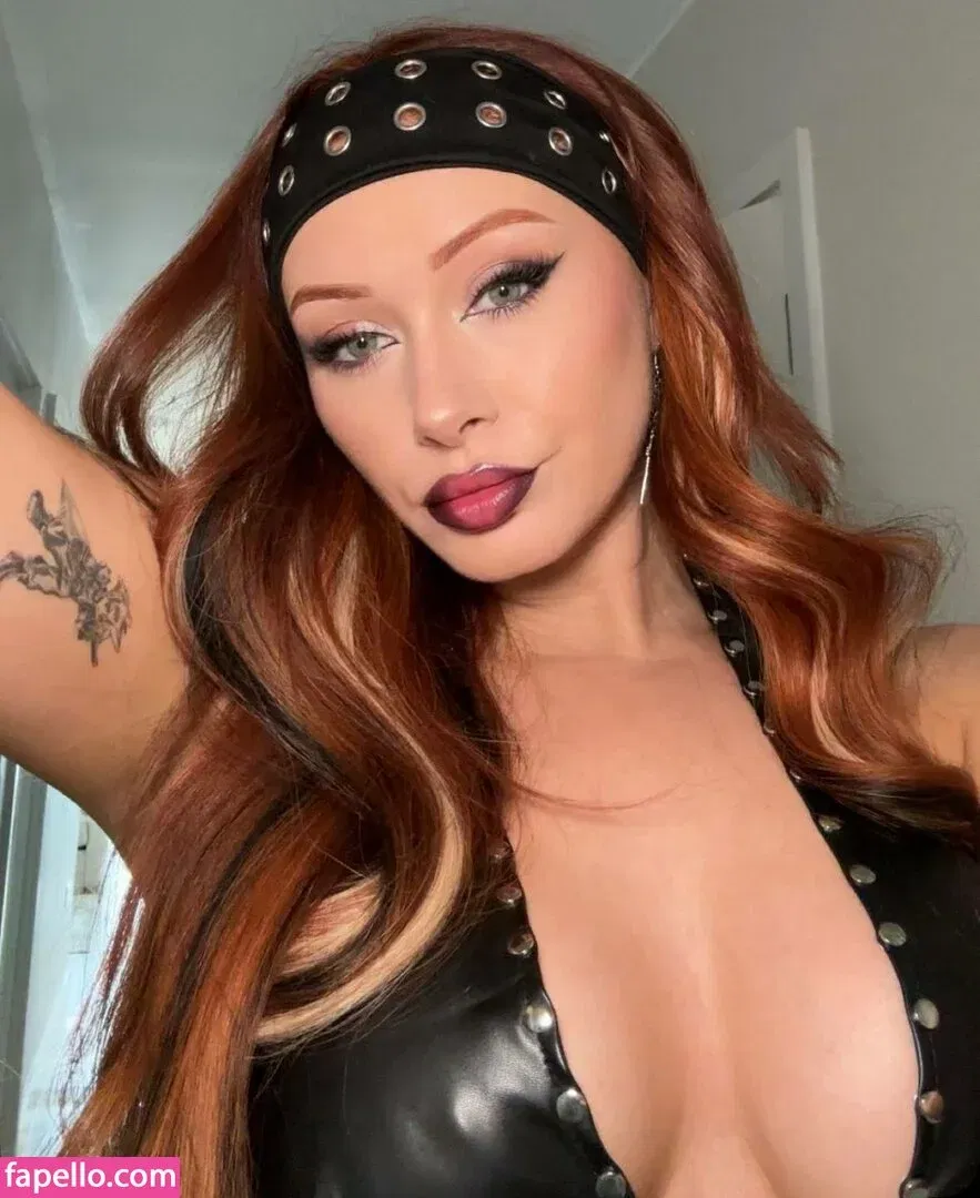 Elz The Witch Onlyfans Photo Gallery 