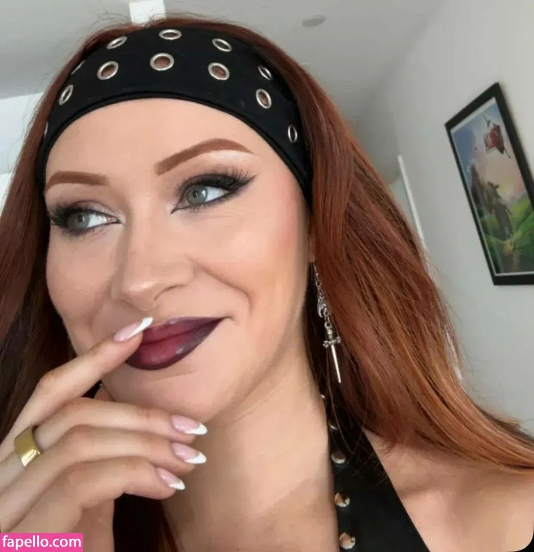 Elz The Witch Onlyfans Photo Gallery 