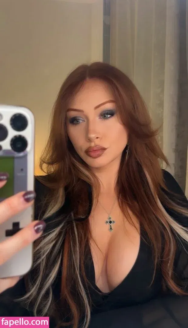 Elz The Witch Onlyfans Photo Gallery 