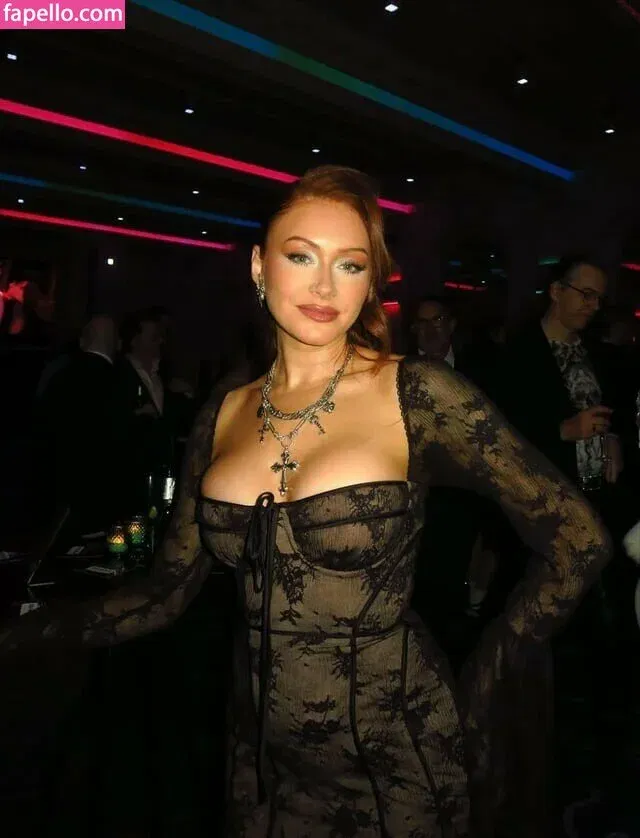 Elz The Witch Onlyfans Photo Gallery 