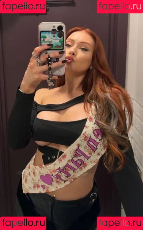 Elz The Witch Onlyfans Photo Gallery 