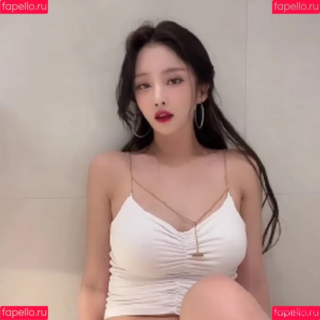 chungwall Onlyfans Photo Gallery 