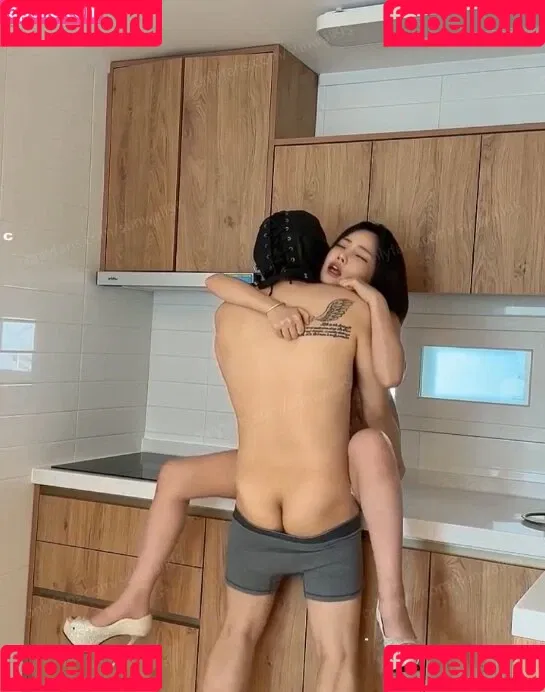 chungwall Onlyfans Photo Gallery 