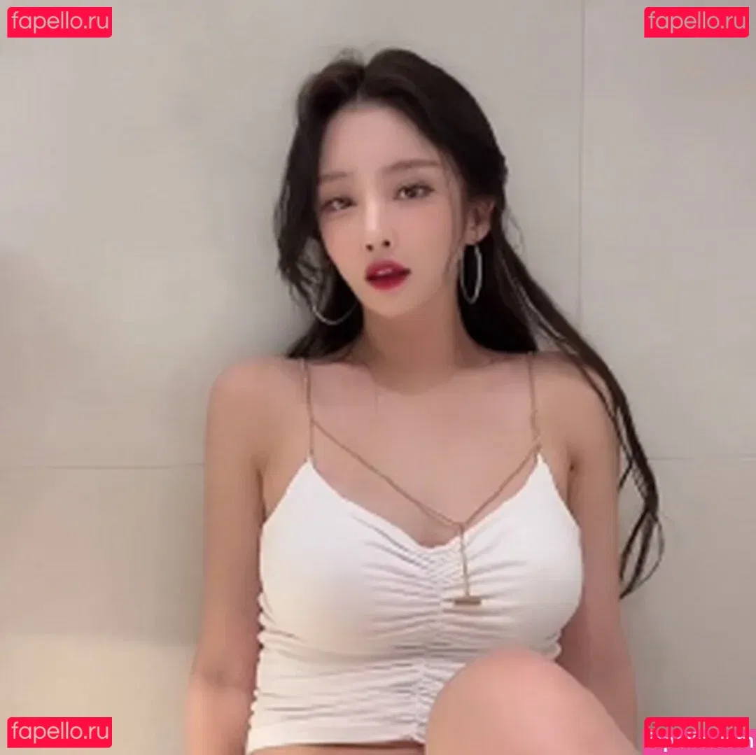 chungwall Onlyfans Photo Gallery 