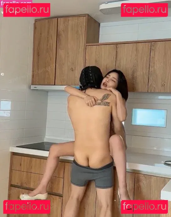 chungwall Onlyfans Photo Gallery 