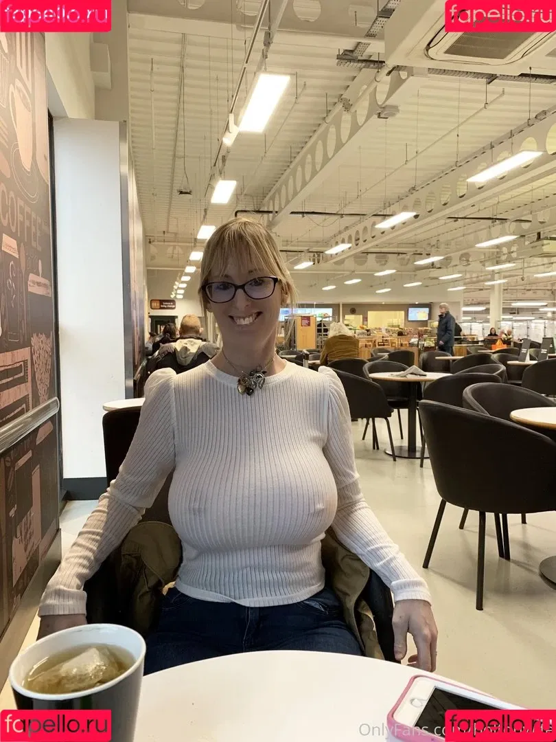 BoltOnWife Onlyfans Photo Gallery 