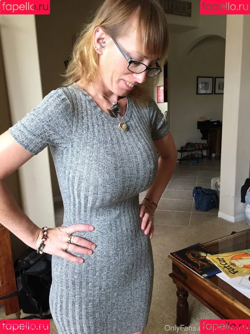 BoltOnWife Onlyfans Photo Gallery 