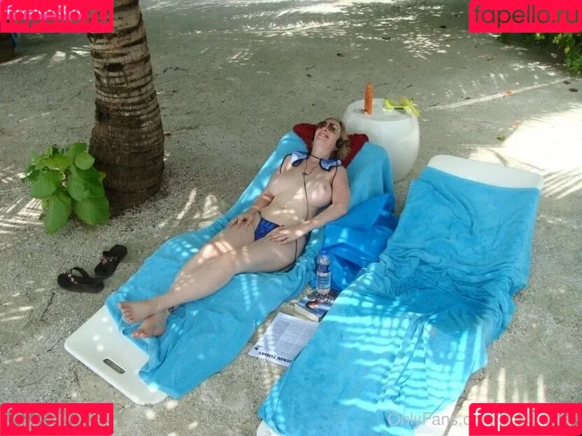 BoltOnWife Onlyfans Photo Gallery 