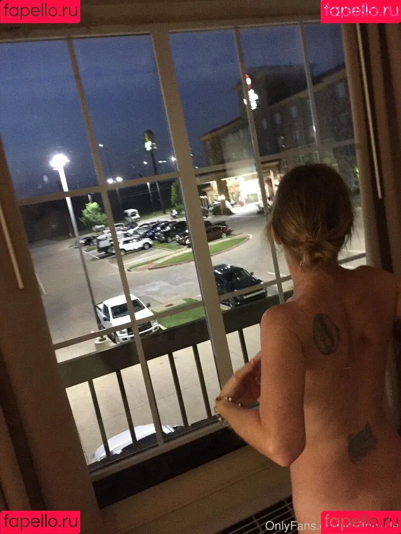 BoltOnWife Onlyfans Photo Gallery 