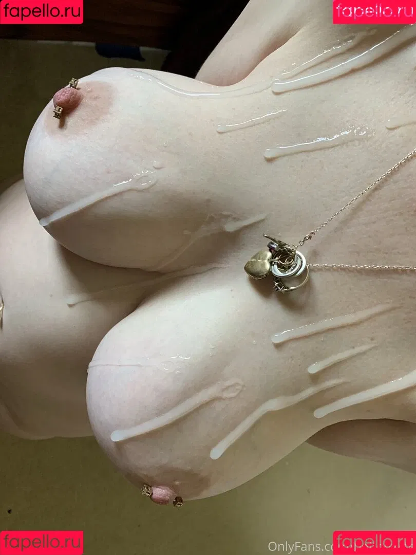 BoltOnWife Onlyfans Photo Gallery 