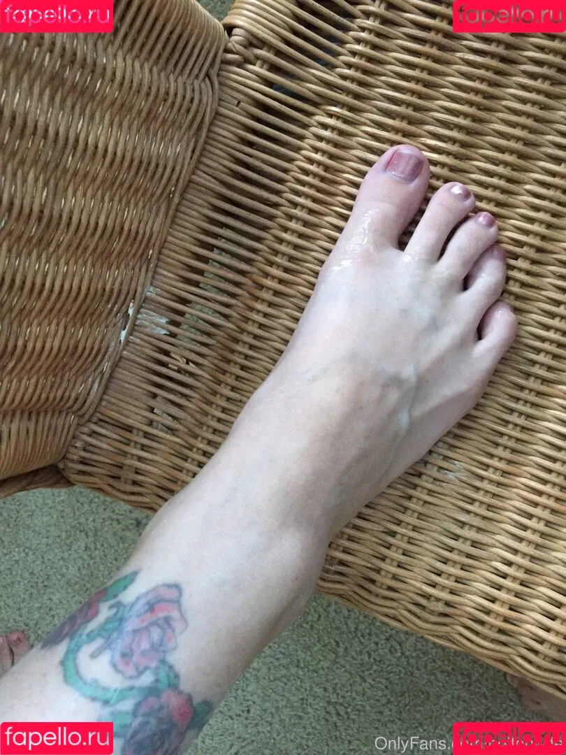 BoltOnWife Onlyfans Photo Gallery 