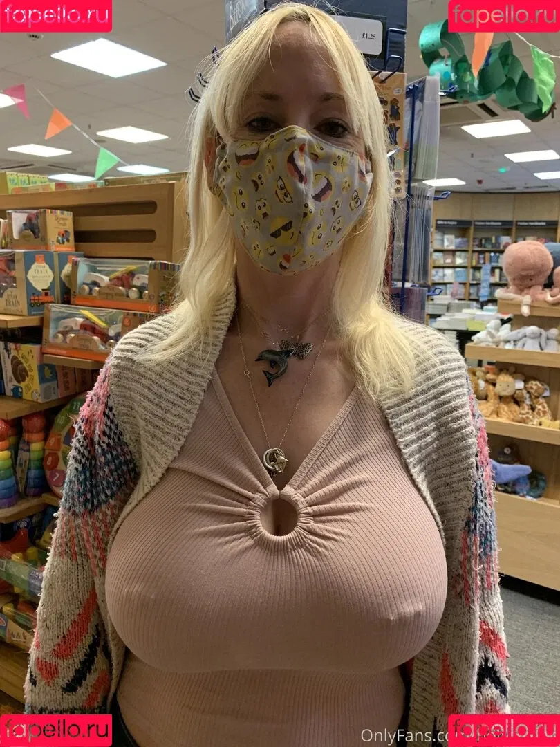 BoltOnWife Onlyfans Photo Gallery 