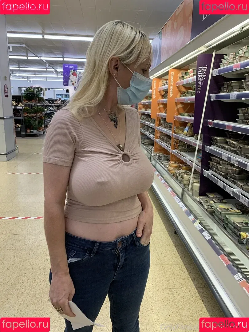 BoltOnWife Onlyfans Photo Gallery 