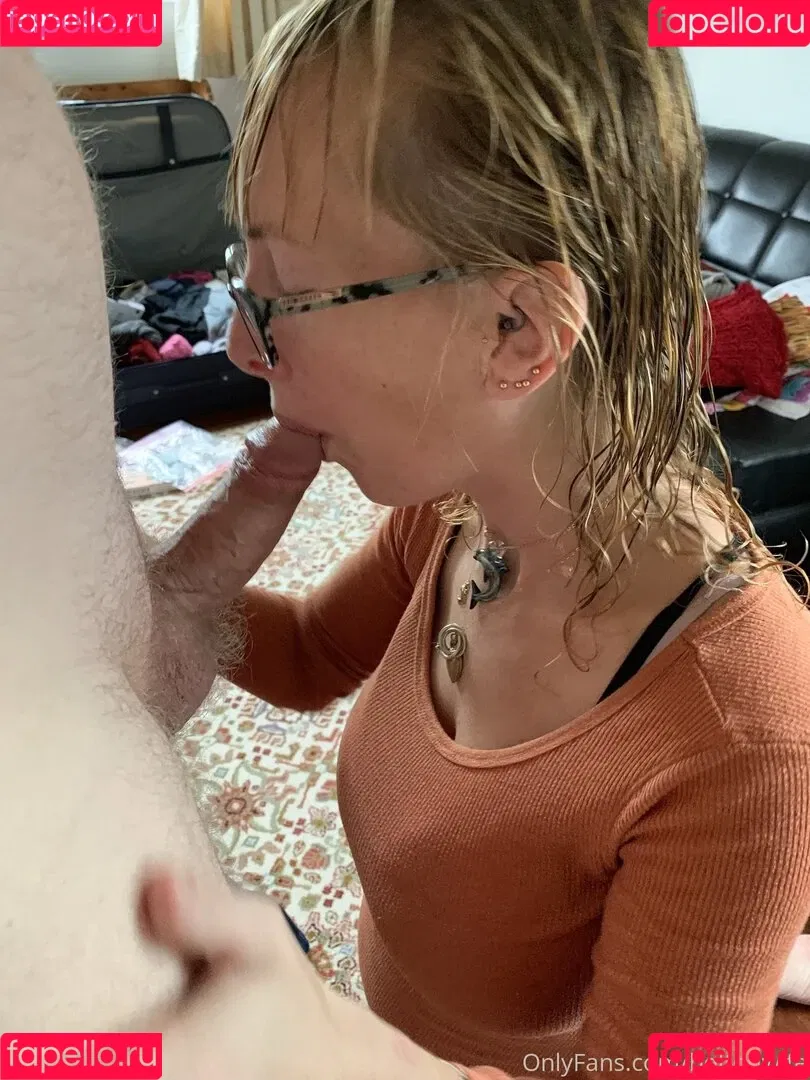 BoltOnWife Onlyfans Photo Gallery 