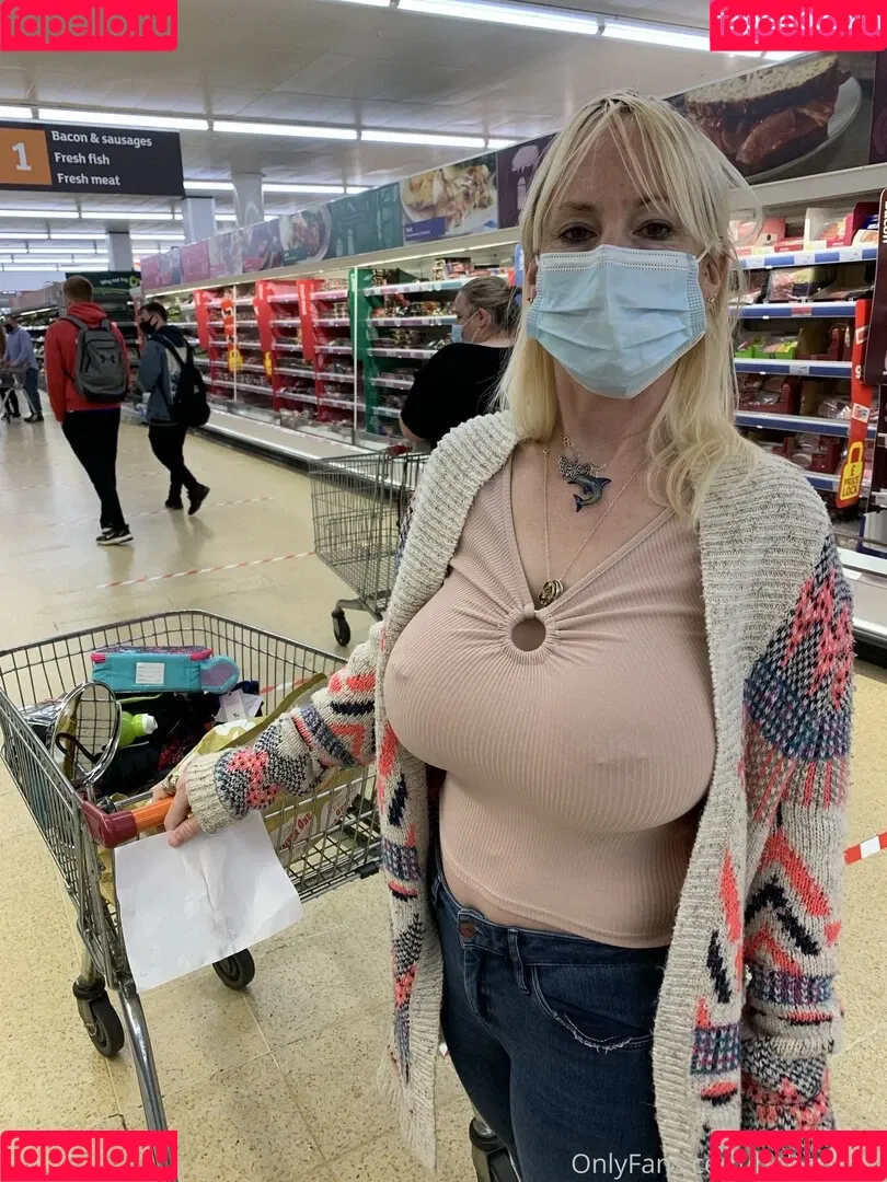 BoltOnWife Onlyfans Photo Gallery 