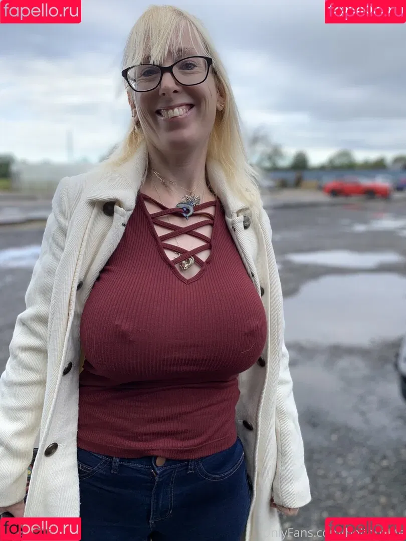 BoltOnWife Onlyfans Photo Gallery 