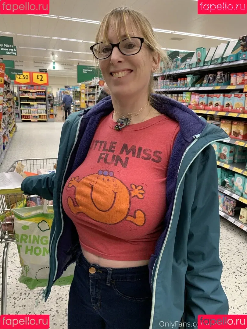 BoltOnWife Onlyfans Photo Gallery 