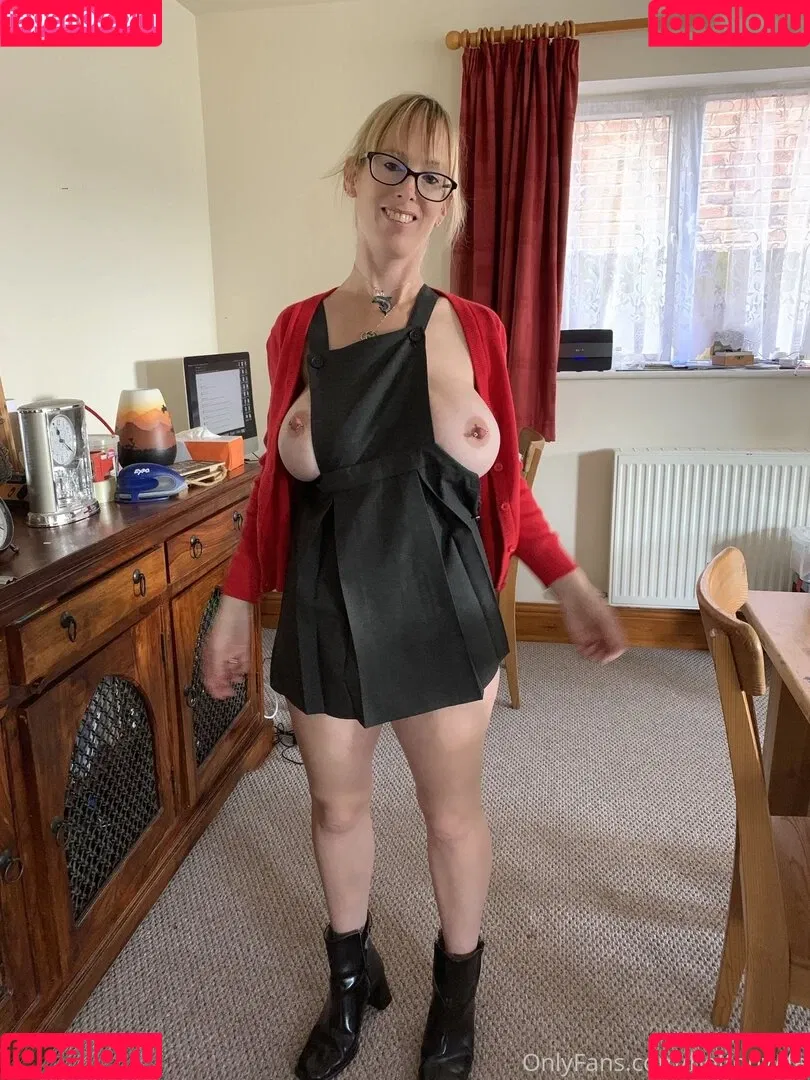 BoltOnWife Onlyfans Photo Gallery 
