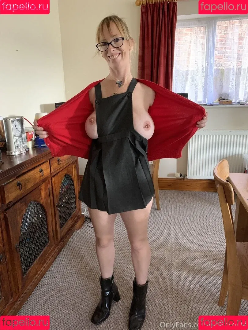 BoltOnWife Onlyfans Photo Gallery 