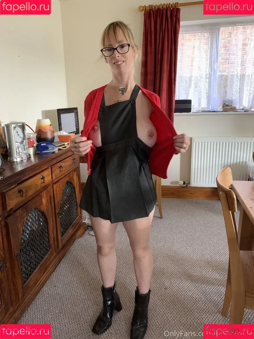 BoltOnWife Onlyfans Photo Gallery 