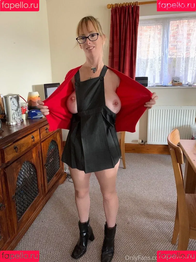 BoltOnWife Onlyfans Photo Gallery 