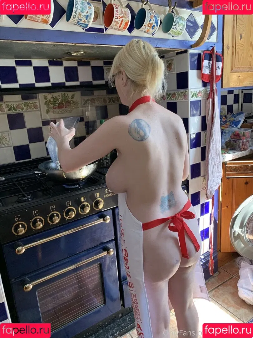 BoltOnWife Onlyfans Photo Gallery 
