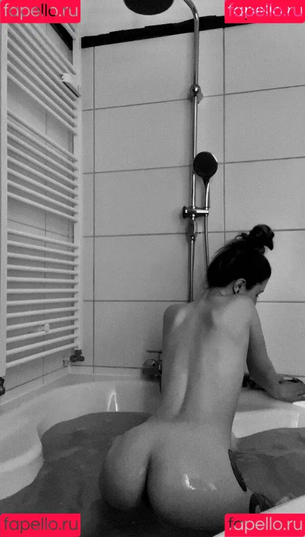 Lena-Sophie Onlyfans Photo Gallery 