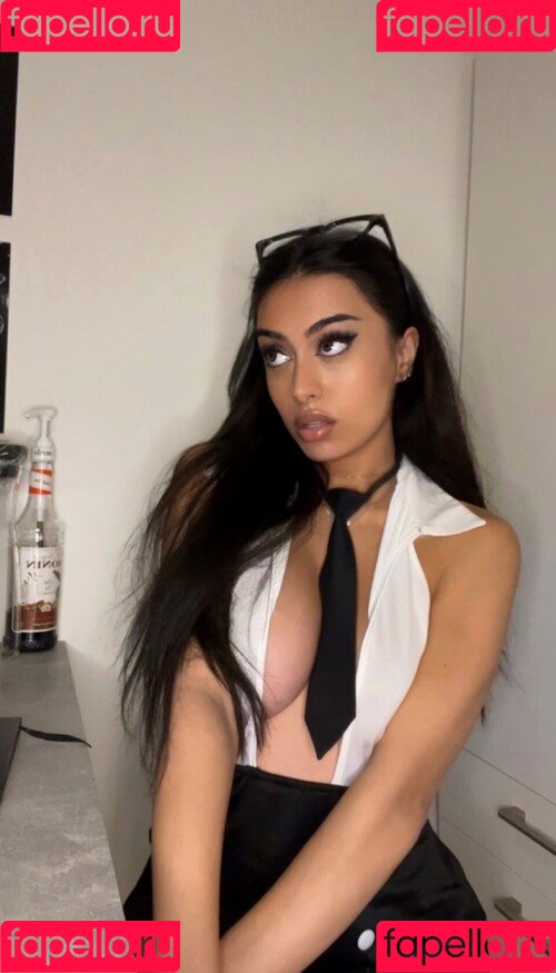 Mia Rosales / cutestmia Onlyfans Photo Gallery 