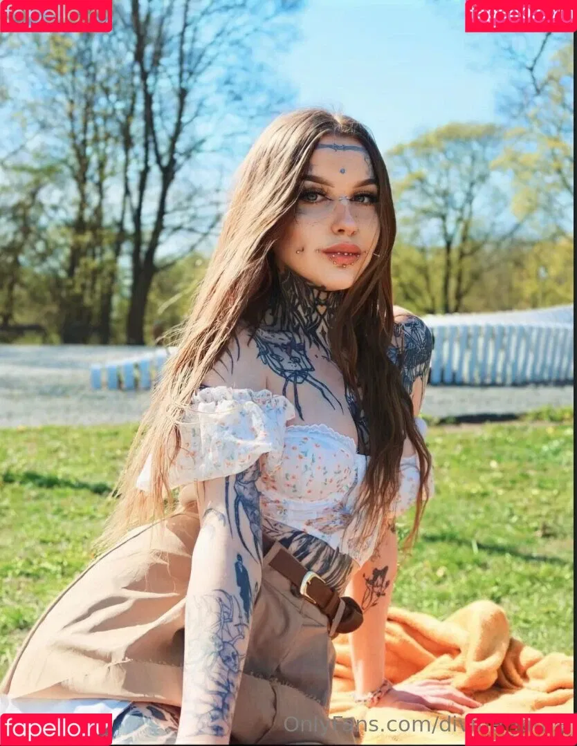 divine_laura Onlyfans Photo Gallery 