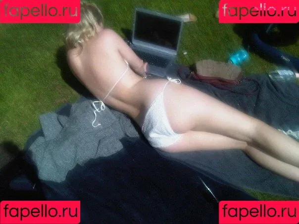 Sophie Pettifer Onlyfans Photo Gallery 