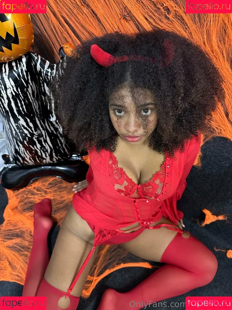 kittnsoles Onlyfans Photo Gallery 