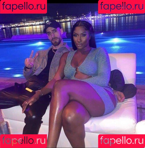 Aya Nakamura Onlyfans Photo Gallery 