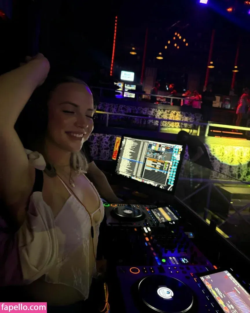 Emma Keefe Onlyfans Photo Gallery 