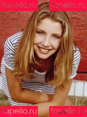 Sarah Chalke Onlyfans Photo Gallery 