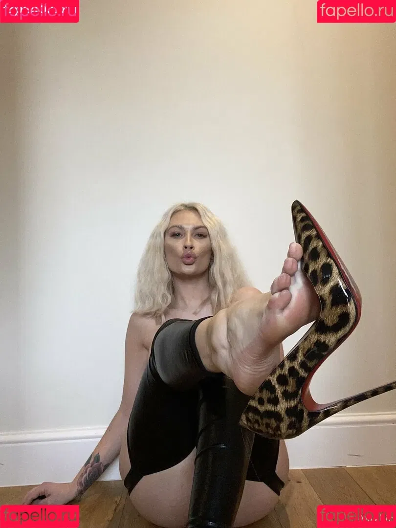 mikkib Onlyfans Photo Gallery 