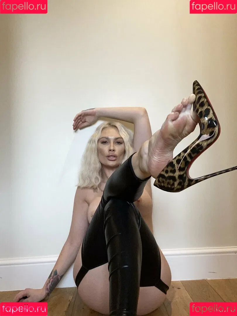 mikkib Onlyfans Photo Gallery 