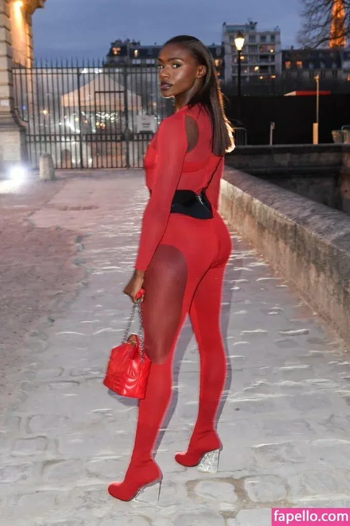 Dina Asher Smith Onlyfans Photo Gallery 