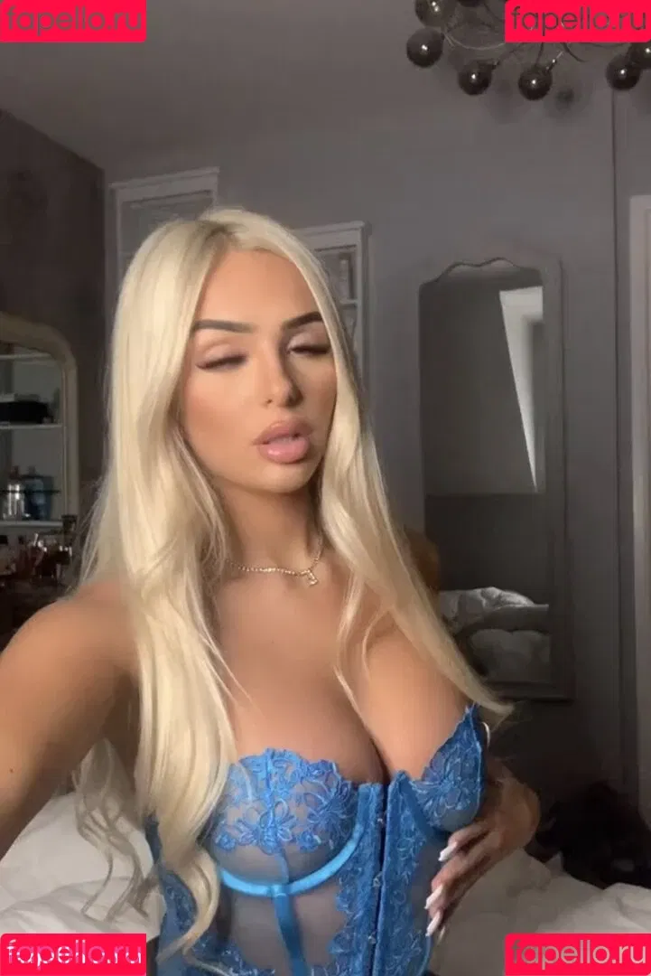 Ellie Coldwell Onlyfans Photo Gallery 