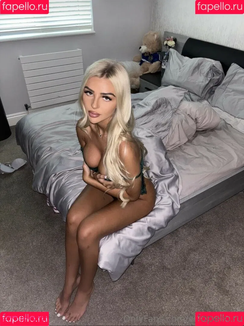 Ellie Coldwell Onlyfans Photo Gallery 