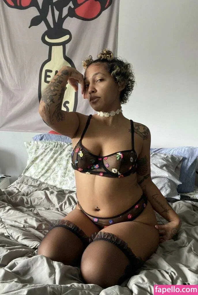 Yaddy Bee Onlyfans Photo Gallery 