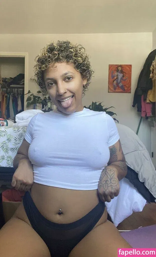 Yaddy Bee Onlyfans Photo Gallery 