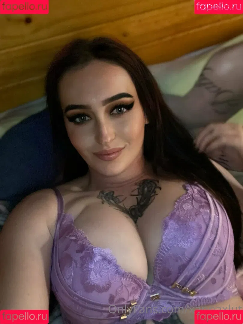 xannaxlut Onlyfans Photo Gallery 